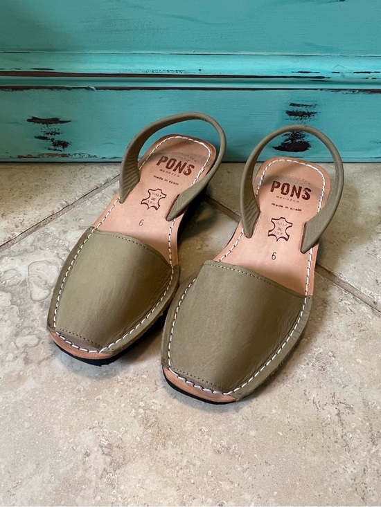 Pons Shoes - Pons Avarcas Classic Style Green/Taupe Leather Sandal Women’s Sz 6 NWOT